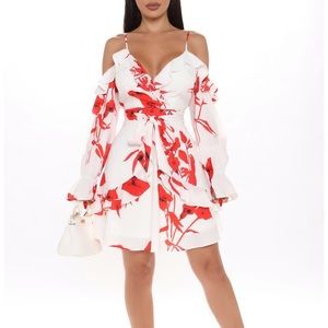 Fashion nova White and red flow summer dress
